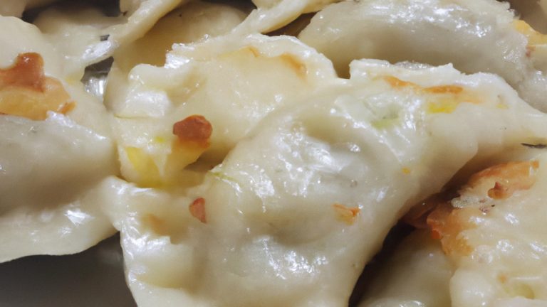 Pierogi polonês recheado