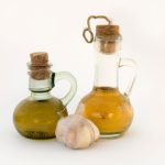 Azeite de alecrim e alho caseiro