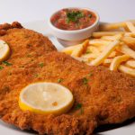 Bife à milanesa empanado com queijo