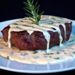 Bife acebolado com maionese