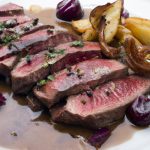 Bife de fígado acebolado