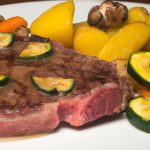 Bife recheado com legumes