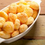 Biscoitos de queijo parmesão