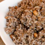 Arroz integral com gergelim e castanha de caju