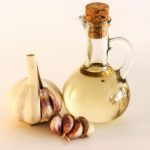 Azeite de alecrim e alho caseiro