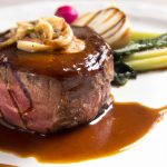 Bife com cebola caramelizada