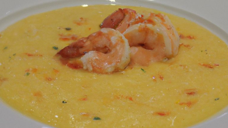 Camarão e grits