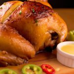 Coxa de frango assada no forno com maionese