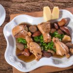 Coxas de Frango ao Molho de Cogumelos