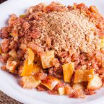 Farofa de banana da terra com bacon