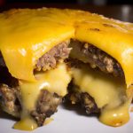 Hambúrguer recheado com provolone