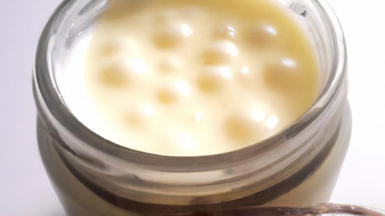 Iogurte grego caseiro e cremoso