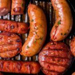 Linguiça de frango assada no forno