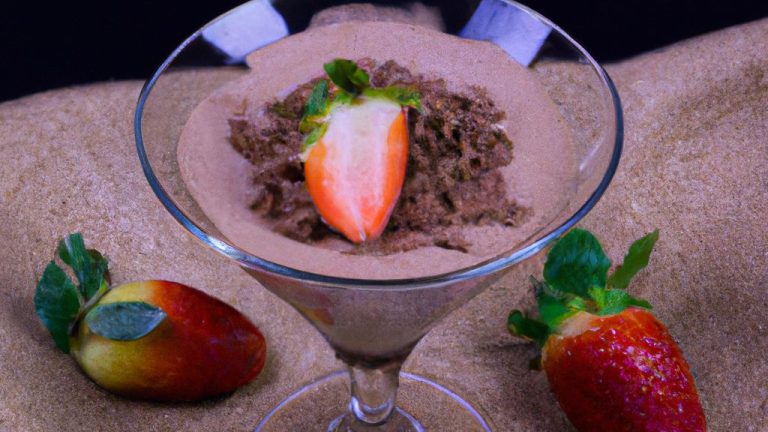 Mousse de chocolate amargo com morango