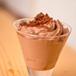 Mousse de chocolate com chantilly