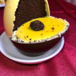 Ovo de Páscoa recheado com brigadeiro de Cheesecake