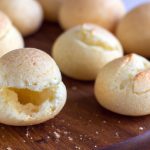 Pão de queijo com mussarela