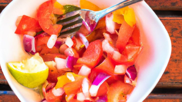 Pico de gallo tropical