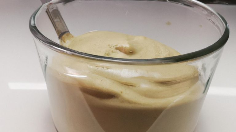 Poupe 15 milhões de reais com essa receita de leite condensado caseiro