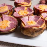 Batata Recheada com Queijo e Mortadela