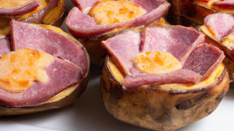 Receita de Batata recheada com queijo e mortadela