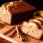 Bolo de banana com canela