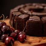 Bolo de Chocolate com Cereja