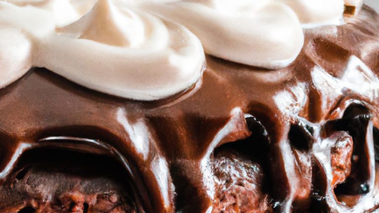 Receita de Bolo de chocolate com chantilly