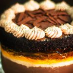 Bolo de Chocolate com Mousse de Maracujá