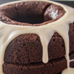 Bolo de Chocolate com Recheio de Suspiro