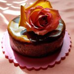 Bolo Ganache com Água de Rosas