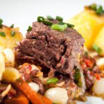 Carneiro ao molho de ervas