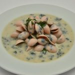 Conchiglione Verde com Molho Branco e Frango Desfiado