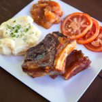 Costelinha de porco com queijo