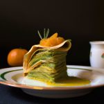 Crepe de pistache ao molho de laranja
