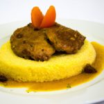 Cuscuz marroquino com escalope de mignon ao molho de romã