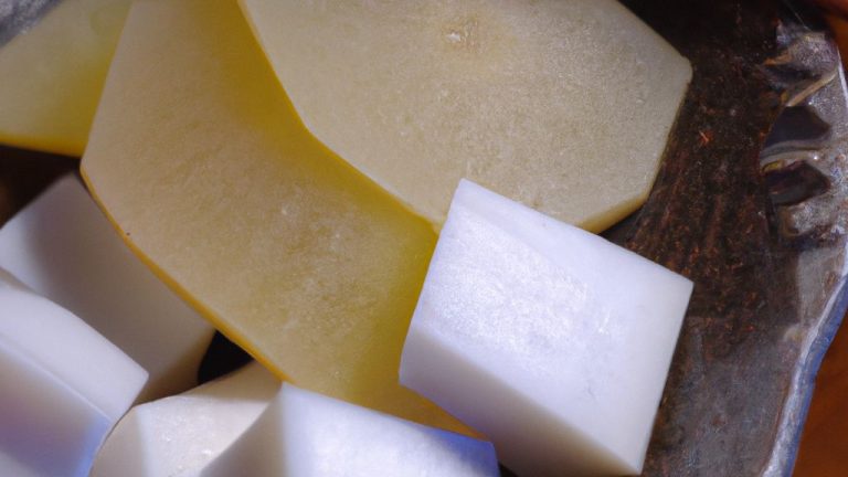 Receita de Daikon to saya-inguen no missô-shiru