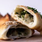 Esfiha de Folhas de Couve-flor