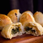 Esfihas de Folhas de Couve-flor