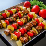 Espetinho de Frango e Legumes