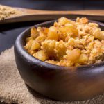 Farofa com Casca de Abacaxi