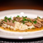 Filé ao Molho de Cogumelos e Alho