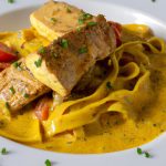 Filé de Robalo com Linguine ao Molho de Curry