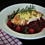 Frango com brie e framboesa