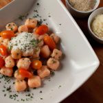 Gnocchi com salmone