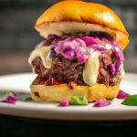 Hambúrguer com Molho Tártaro