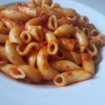 Macarrão com Almôndegas ao Molho de Tomate