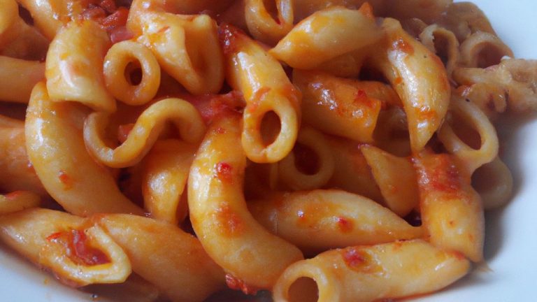 Receita de Macarrão com Almôndegas ao Molho de Tomate