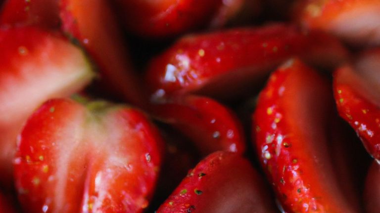 Receita de Morangos em gastrique e champagne