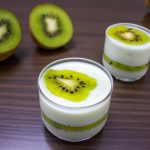 Mousse de iogurte com kiwi